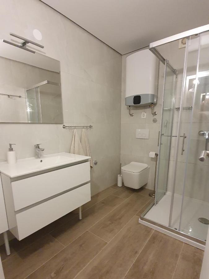 Divine View Apartma Njivice Esterno foto